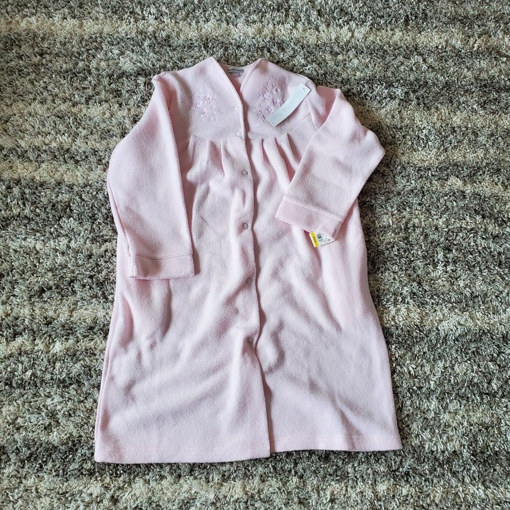 NWT Miss Elaine Snap Closure Long Fleece Nightgown Robe Color Pink Size Medium